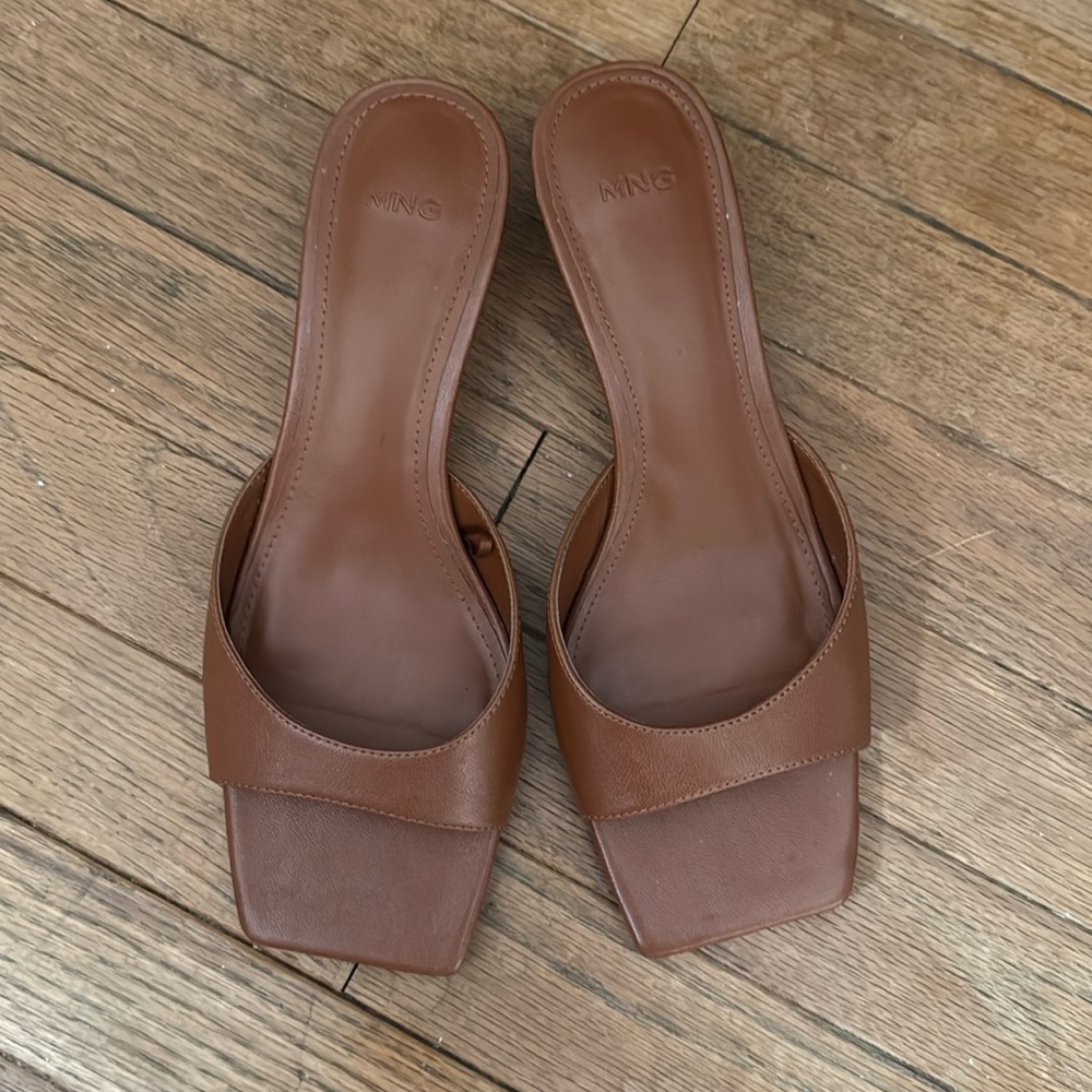 Brown kitten heels